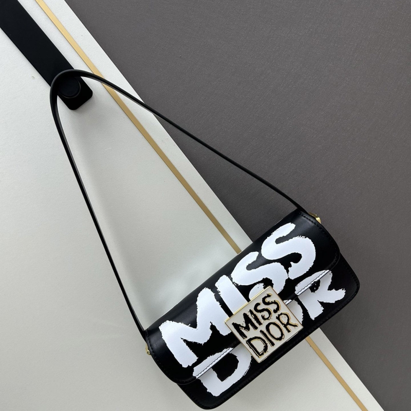 D*or top handle bags